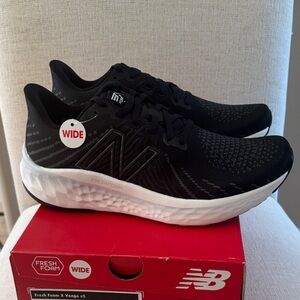 New Balance Fresh Foam X Vonga  v5 Sneakers. 8 Wide. Black. NWT.